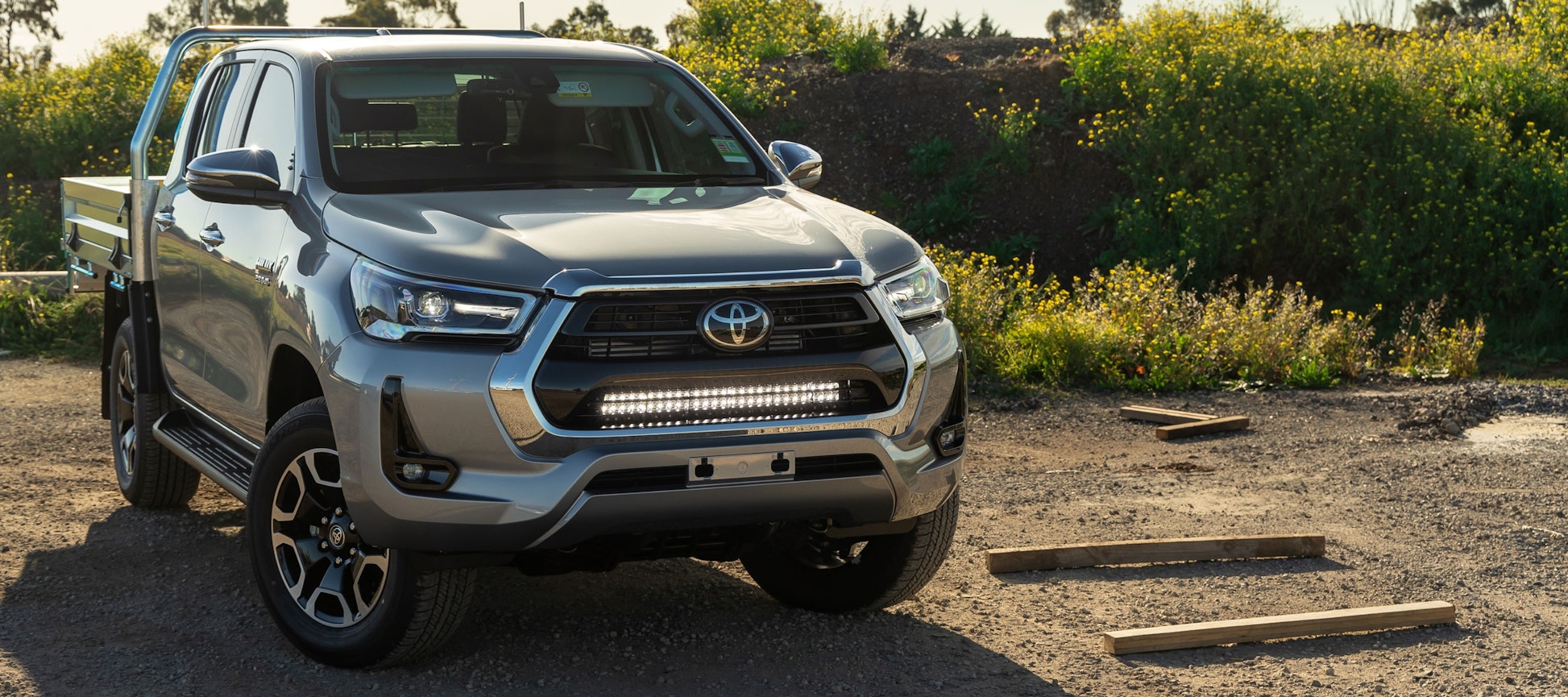 Toyota Hilux Grille Kit | Stedi ST3303 PRO 28